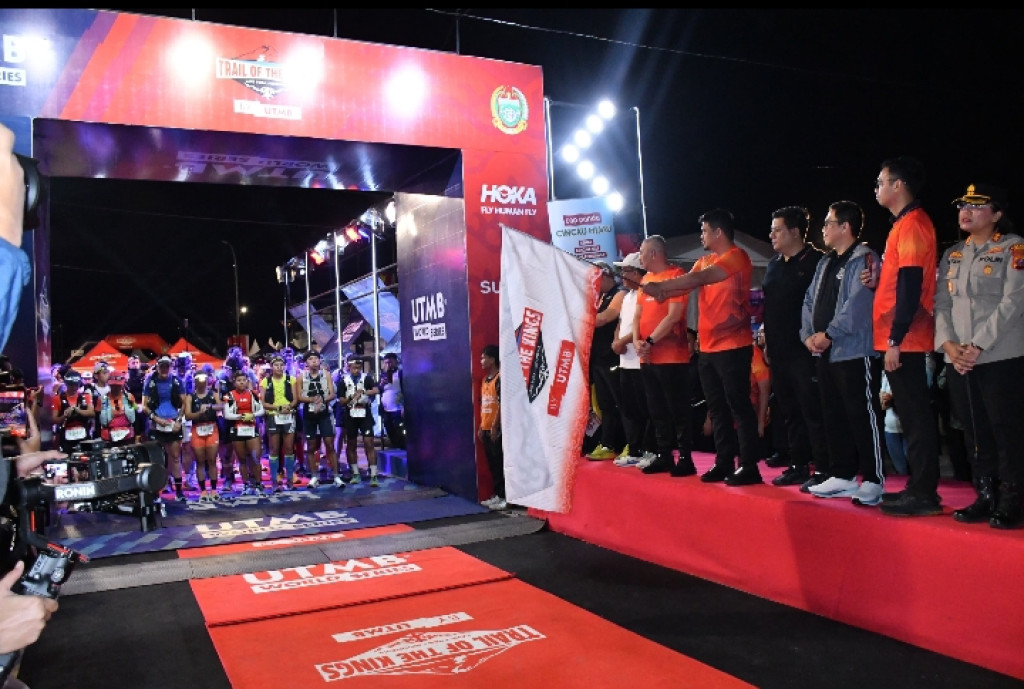 GUBSU Bersama Bupati Samosir Lepas Pelari 100K ToTk By UTMB 2026