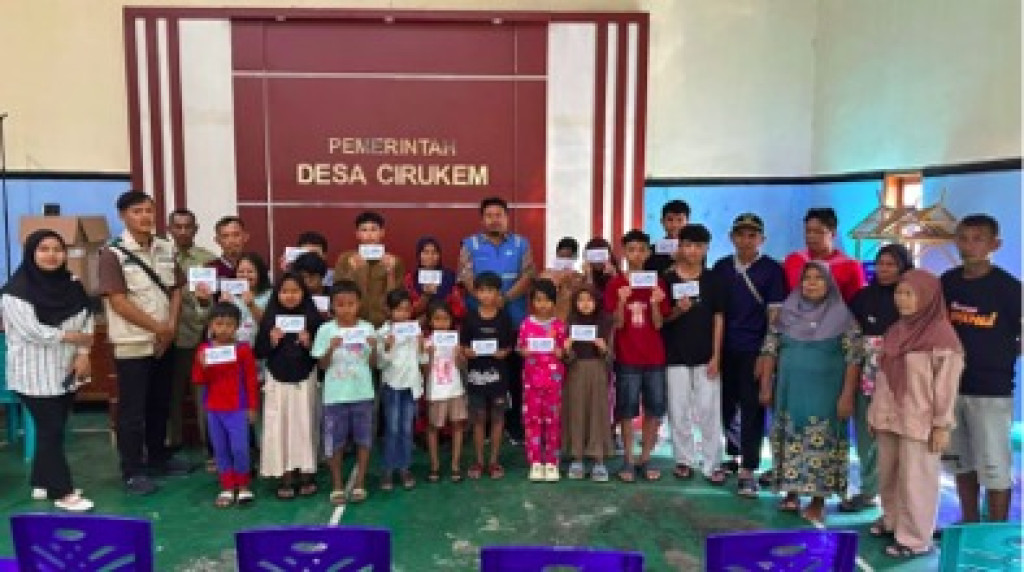 Hari Lahir Pancasila, PLN Cirebon dan YBM PLN Berbagi Kebahagiaan dengan Anak Yatim di Kuningan
