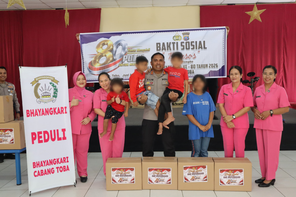 HUT Bhayangkara Ke- 80 Jadi Momentum Polres Toba Berbagi Kasih Dengan Anak Panti