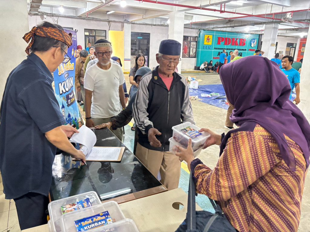 Iduladha 1447 H, PLN UID Jawa Barat Salurkan 26.601 Paket Daging Kurban ke Seluruh Wilayah Jabar