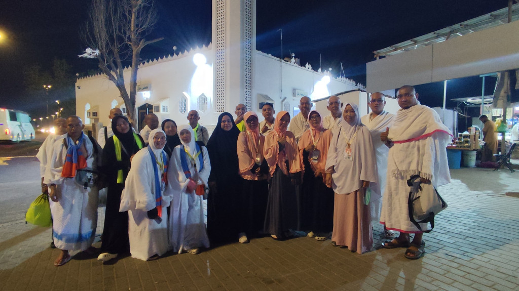 Jamaah Haji Kloter 29 KBIHU Multazam Tanjungsari Sumedang Ikuti Ziarah Jeddah dan Umrah Sunnah