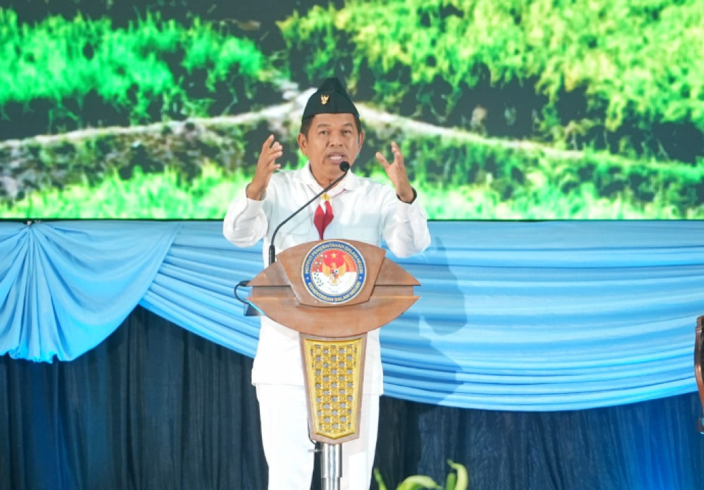 Jamin Pengobatan Hingga Tuntas, KDM Serahkan Hadiah Sayembara Taufik Hidayat pada Korban