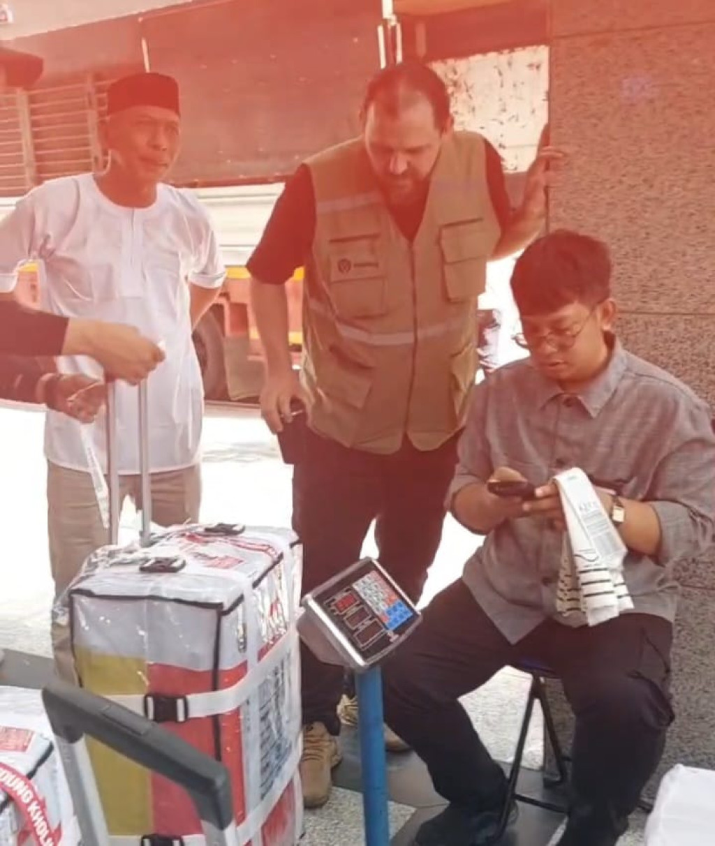Jemaah Haji KBIHU Multazam Tanjungsari Bersiap Pulang ke Tanah Air, Disibukkan Penataan Koper di Madinah