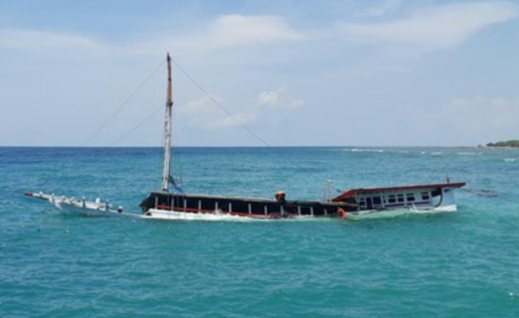 Kapal Tenggelam Dihantam Ombak di Asahan, Dua Orang Belum Ditemukan