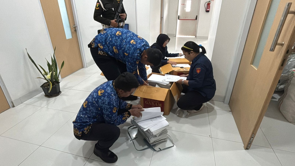 Kejati Sulteng Geledah KSOP Palu dan Rumah Mantan Kepala Bapenda Donggala Terkait Dugaan Korupsi Tambang