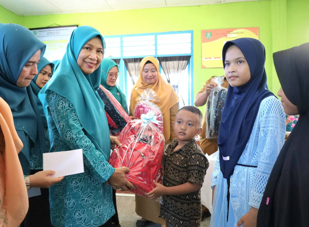 Ketua TP PKK Madina Kunjungi Desa Sikara-kara II, Dorong Raih Tertib Administrasi Tingkat Sumut