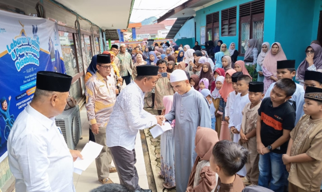 Lebaran Yatim 1448 H, Kemenag Tapteng Salurkan Paket Bantuan Kepada Anak Yatim dan Penyandang Disabilitas