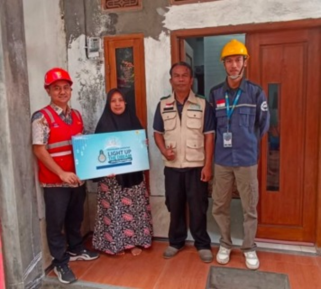 Lewat Light Up The Dream, PLN Bantu Warga Cinambo Nikmati Listrik Mandiri