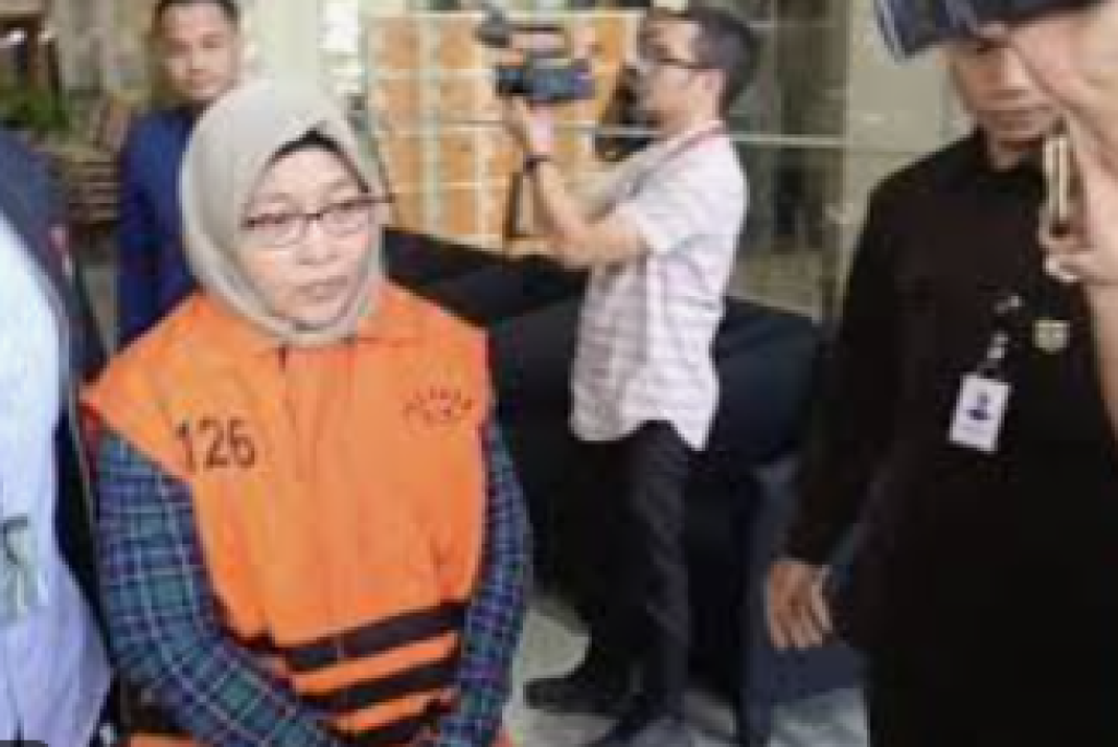 Pakai Rompi Tahanan KPK, Ketua Tim BPK Sumsel Bantah Terima Uang Suap Audit Muara Enim
