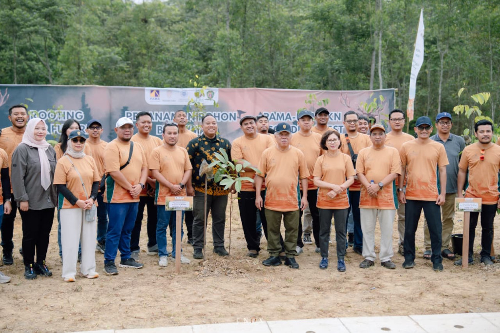 PAMA, UGM, dan Otorita IKN Hijaukan Nusantara Lewat Penanaman Pohon di Eco-Edu Forest