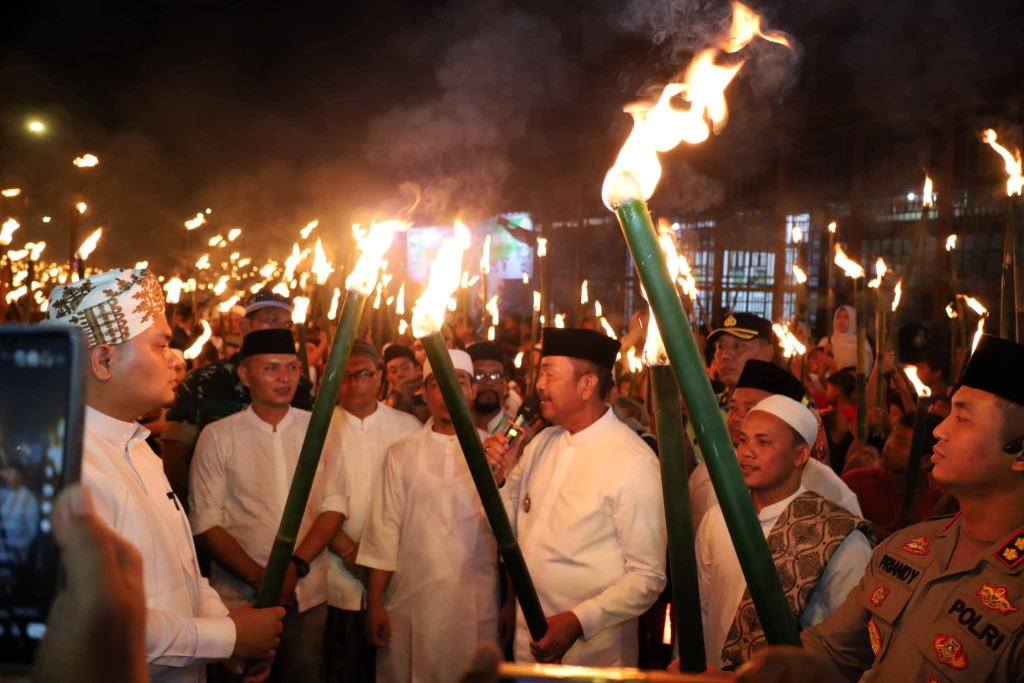 Pawai Obor Tandai Penyambutan Tahun Baru 1448 Hijriah di Mandailing Natal