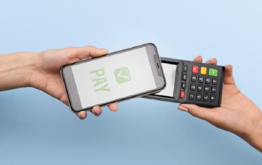Paylater Makin Diminati Konsumen, OJK Ingatkan Risiko Kredit Digital Berlebihan