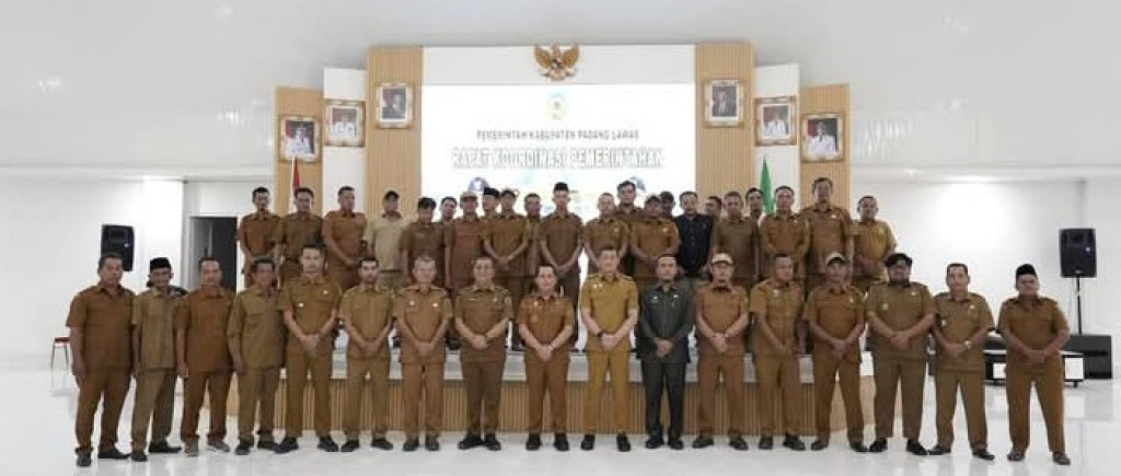 Pemkab Palas Rapat Koordinasi Bersama Camat dan Seluruh Kepala Desa se Kabupaten Palas.