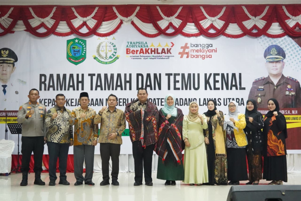 Pemkab Paluta Ramah Tamah Bersama Kajari Paluta Yang Baru.