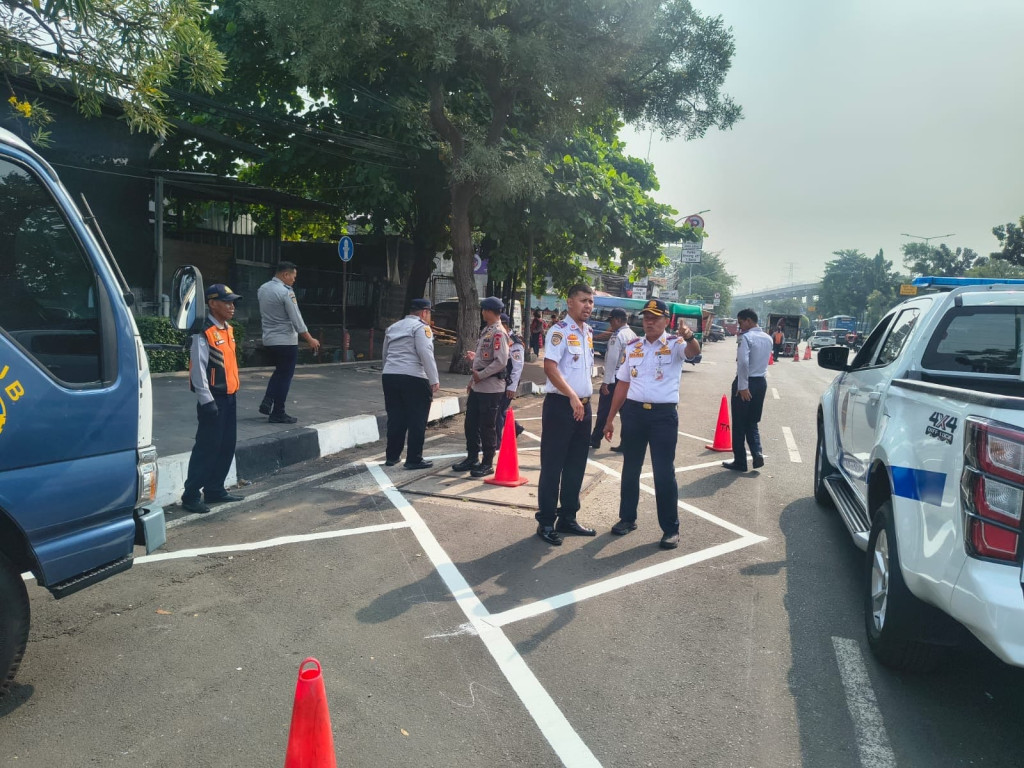 Pemkot Jakarta Timur Resmi Terapkan Parkir On Street di Jalan Mayjen Sutoyo