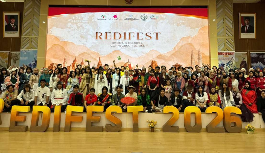 Perempuan Sangat Berdampak oleh Krisis Iklim Bumi: Mahasiswi UPER Juarai Kompetisi Nasional Policy Brief