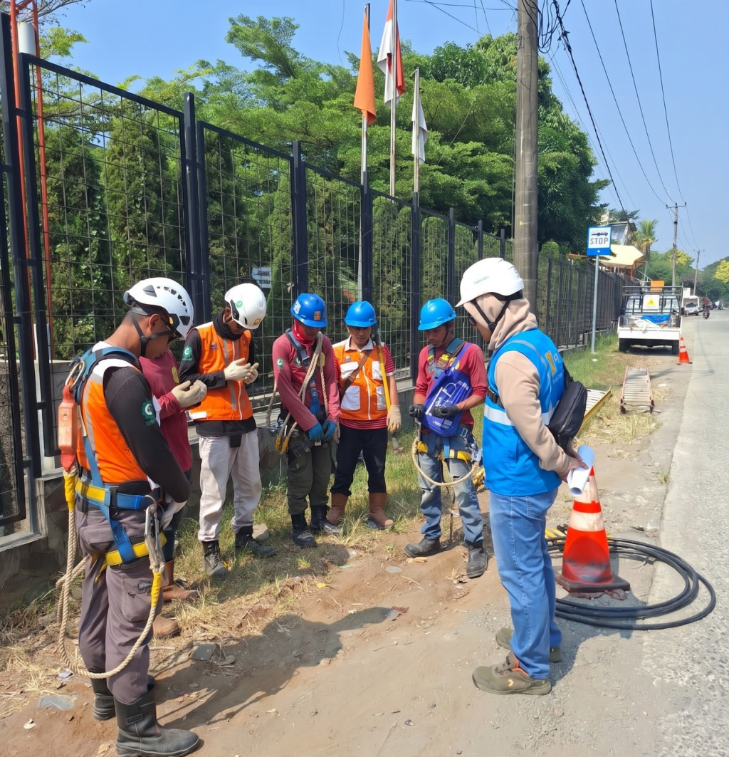 Perkuat Infrastruktur Kelistrikan, PLN Lakukan Pemeliharaan Penyulang Pajero
