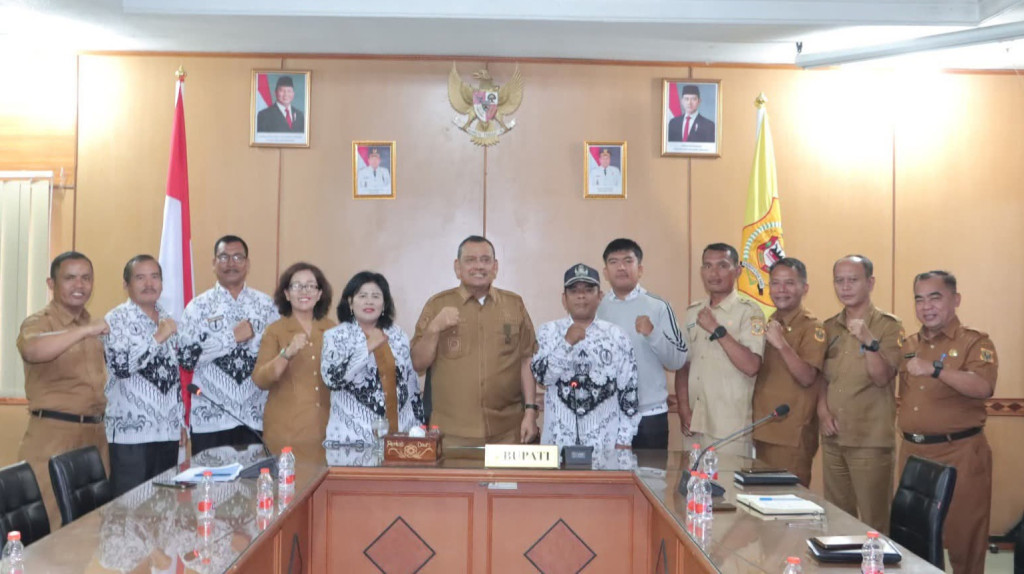 Pertemuan dengan PGRI, Bupati Dairi Soroti Pentingnya Leadership di Kalangan Guru