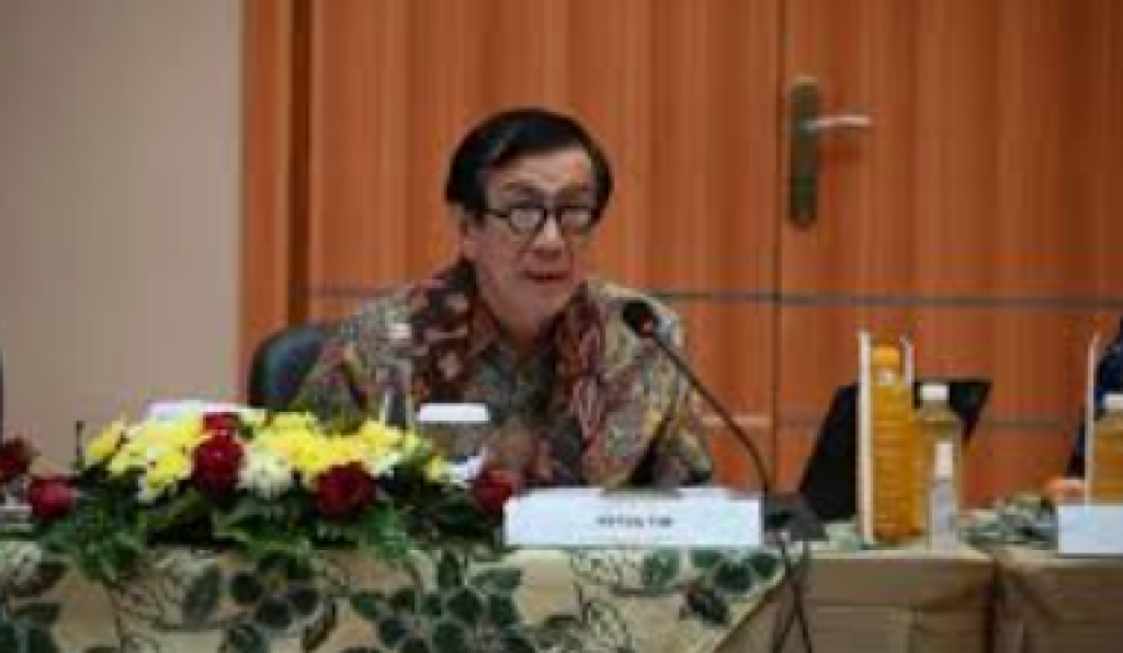 Pinjol Tak Boleh Teror Kontak Debitur, Yasonna: Keluarga dan Rekan Kerja Tak Punya Utang