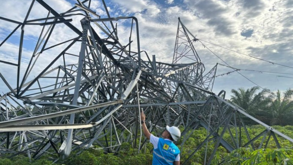 PLN All Out Pulihkan Sistem Kelistrikan Sumut, Empat Tower Emergency dan Tim Gabungan Diterjunkan