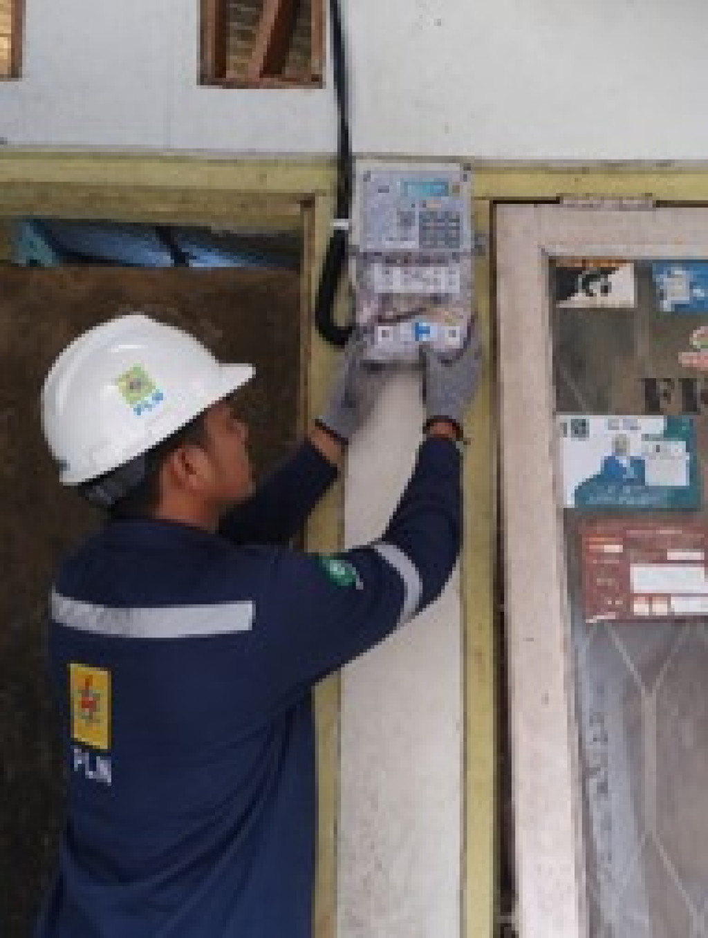 PLN Bekasi Nyalakan Harapan di Mushola Al Ikhlas Muara Gembong