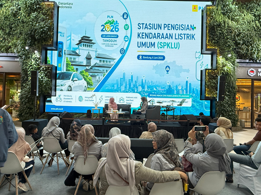 PLN Cimahi Kenalkan Kemudahan Kendaraan Listrik di BSI OTO Show 2026