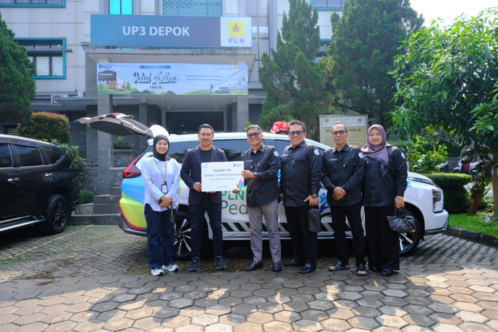 PLN UID Jawa Barat dan PLN UP3 Depok Serahkan Ambulans TJSL untuk Dukung Layanan Kesehatan Masyarakat