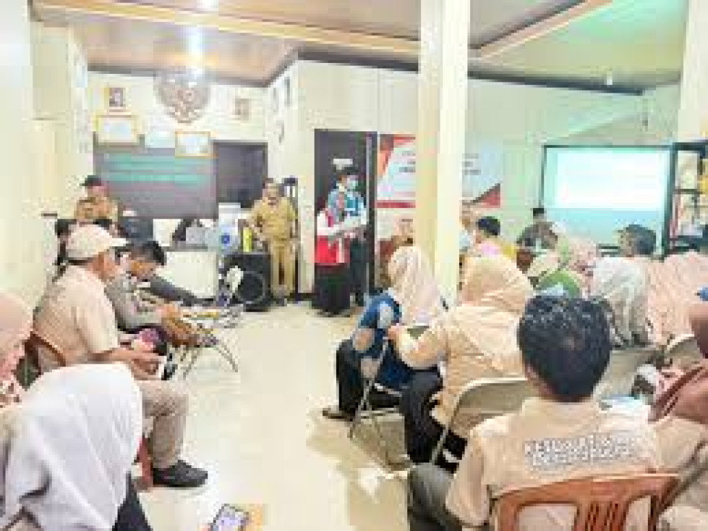 PLN UP3 Bogor Edukasi Warga Kecamatan Kemang tentang Bahaya Listrik