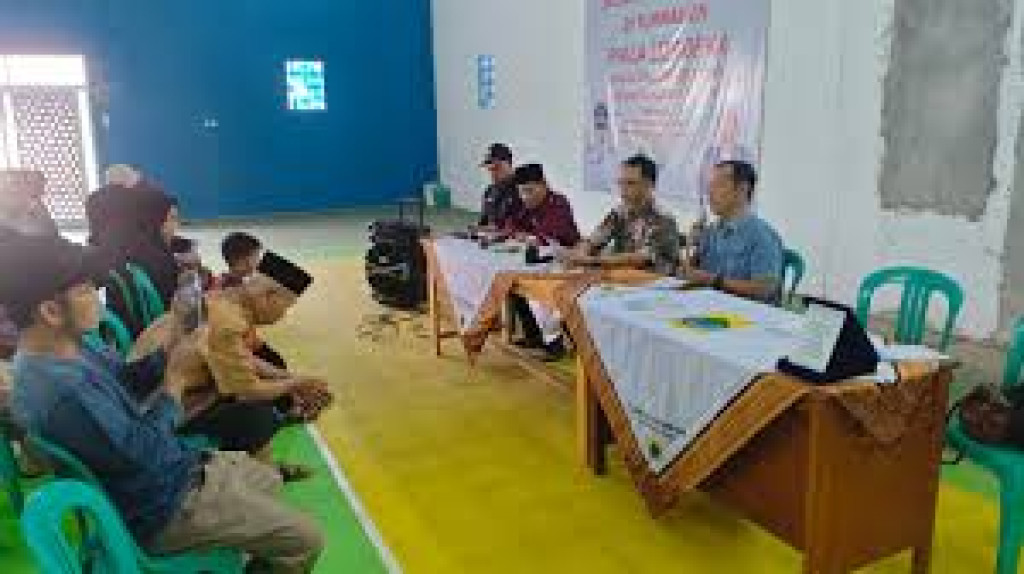 PLN UP3 Cianjur Edukasi Keselamatan Listrik Sekaligus Salurkan Bantuan Sembako di Cilaku