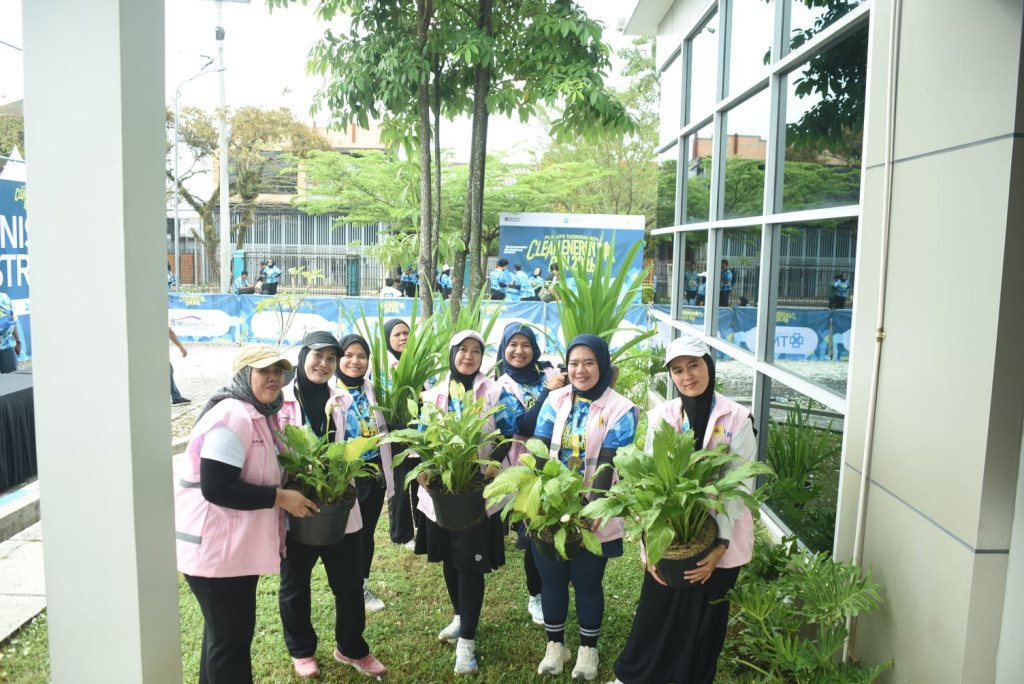 PLN UP3 Cianjur Perkuat Nilai Gotong Royong Lewat Bantuan untuk Pondok Pesantren