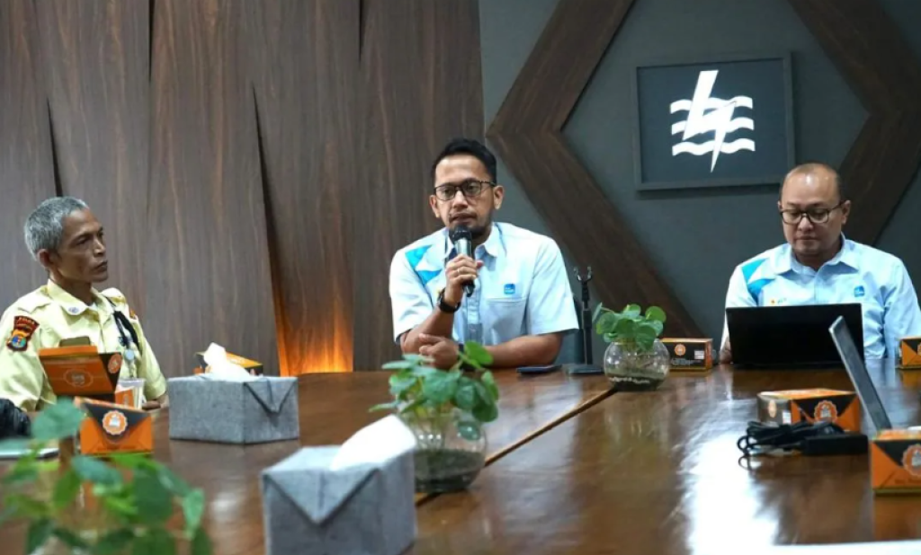 PLN UP3 Tanjung Karang Perkuat Pelayanan Pelanggan Lewat Refreshment PS4