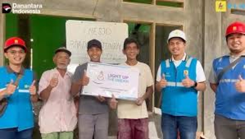 PLN UP3 Tasikmalaya Lewat LUTD Hadirkan Listrik untuk Poskamling di Pangandaran