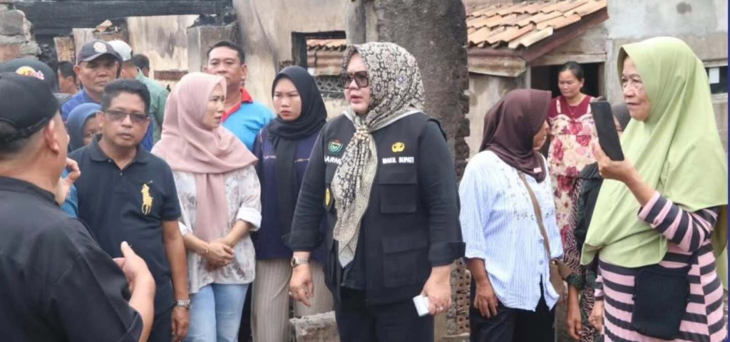Plt Bupati Tinjau Lokasi Kebakaran di Panang Enim, Dua Rumah Ludes Dilalap Api