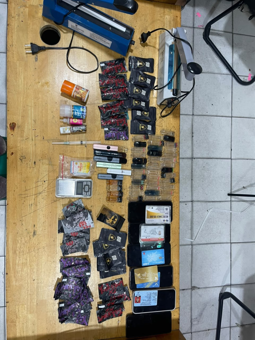 Polisi Bongkar Home Industri POD Getar Kombinasi Zat Narkoba di Sunggal