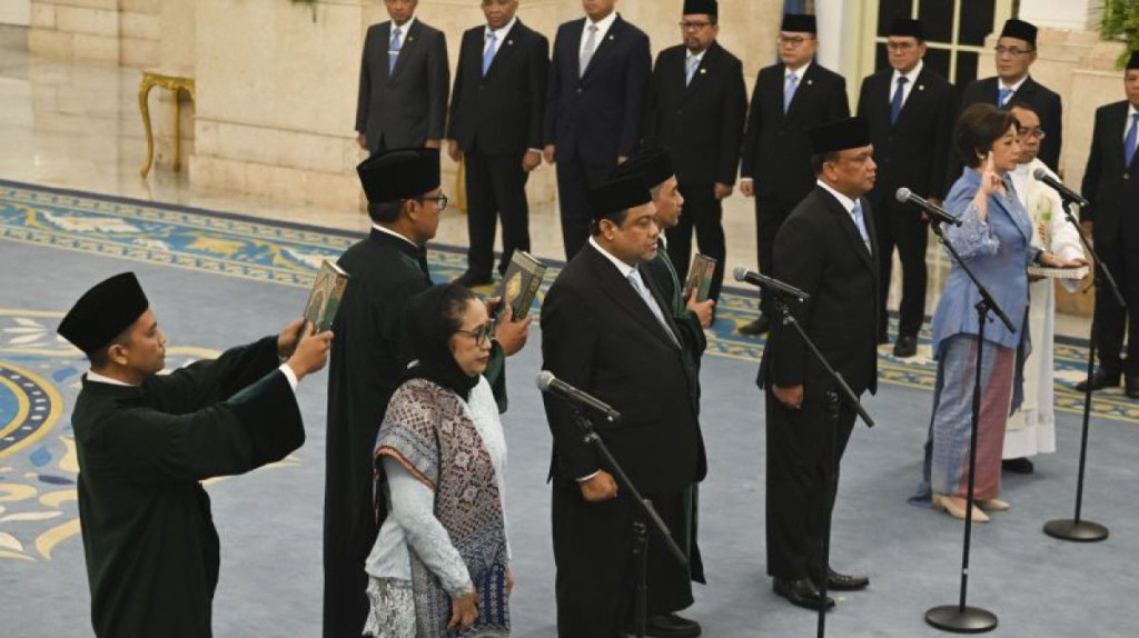 Prabowo Lantik Nanik S. Deyang dan Trenggono Sebagai Kepala dan Wakil BGN