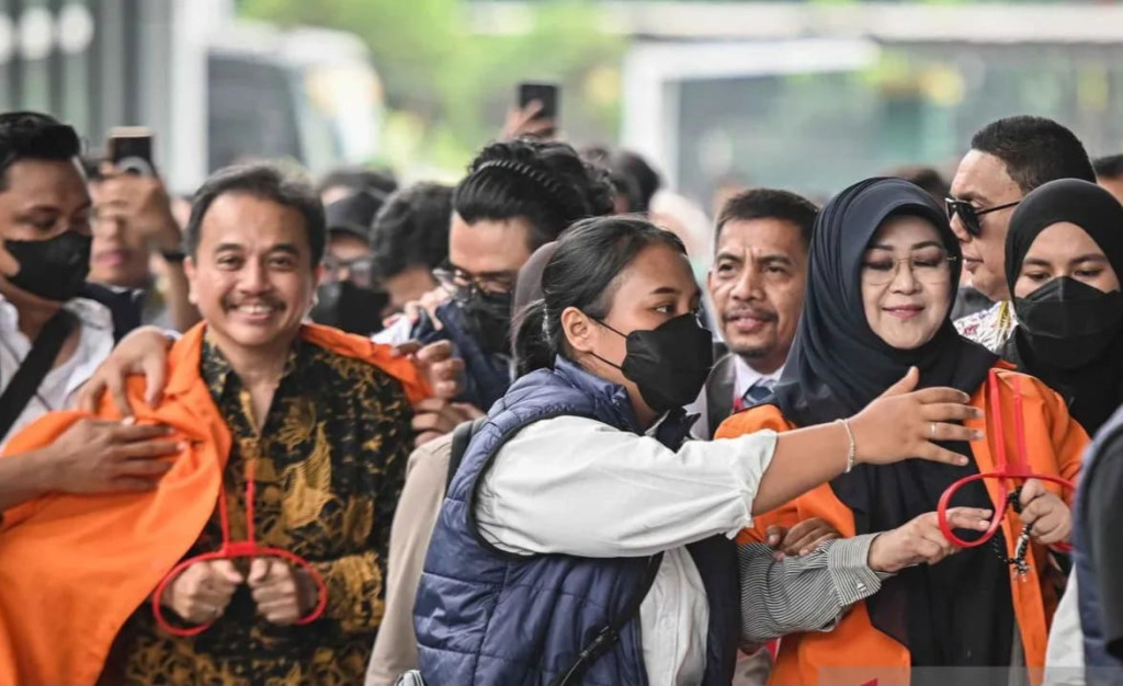 Roy Suryo dan Dokter Tifa Diserahkan ke Kejaksaan