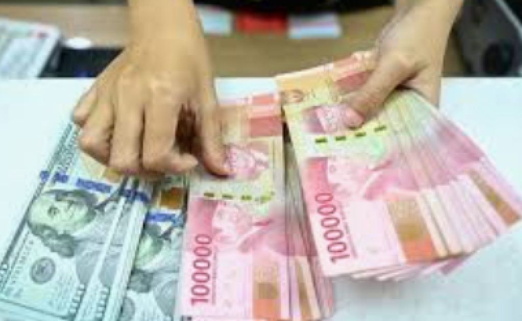 Rupiah Kembali Tertekan ke Rp17.839 per Dolar AS Meski PMI Manufaktur dan Neraca Dagang Menguat