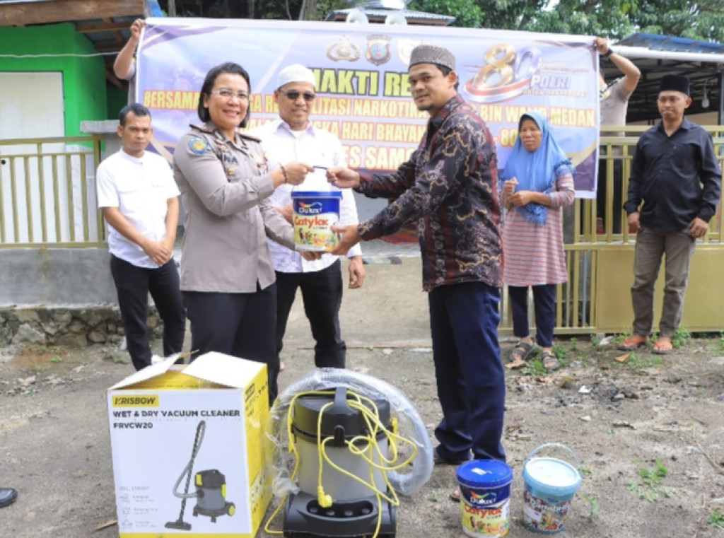 Sambut HUT Bhayangkara Ke-80, Polres Samosir Lakukan Bhakti Sosial di Masjid Nurul Huda Turpuk Sihotang