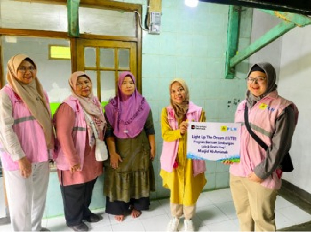 Semangat Pancasila, PLN Nyalakan Harapan di Masjid Al-Amanah Baleendah