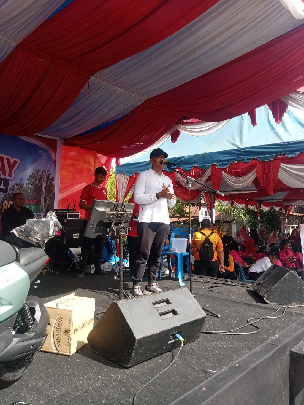 Semarak HUT Bhayangkara ke-80, Masyarakat Madina Padati Taman Kota Panyabungan