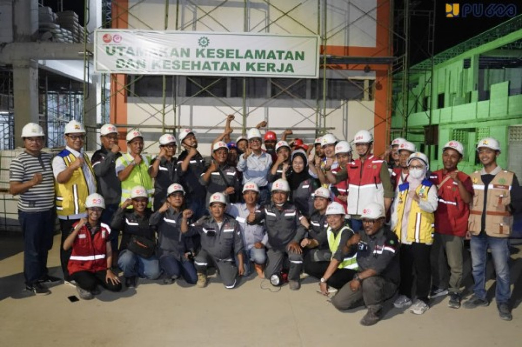 Sidak Sekolah Rakyat di Sukoharjo, Menteri Dody Dapat Janji Pekerja Selesaikan Proyek Sesuai Target