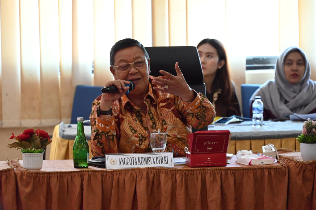 Soroti Ribuan Kursi Kosong di PTN, Komisi X Minta Mekanisme Peserta Cadangan
