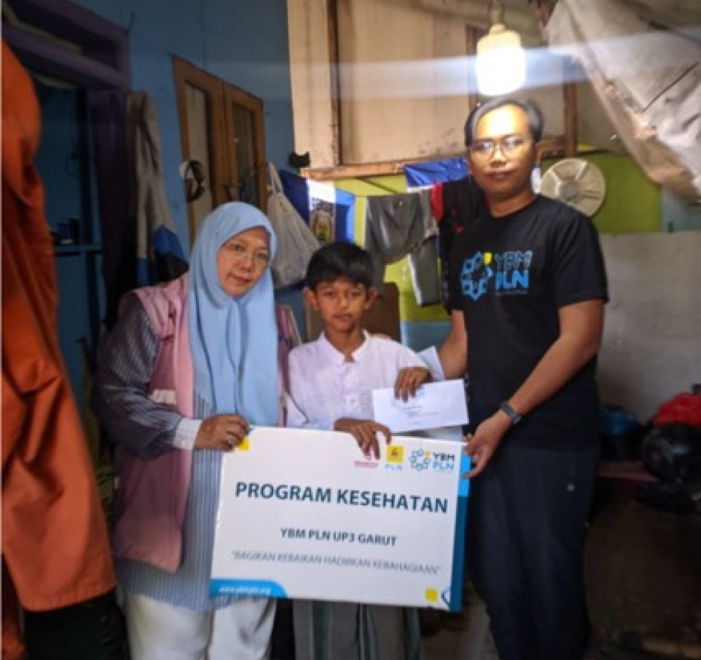 Srikandi dan YBM PLN Garut Salurkan Bantuan di Tiga Sektor Lewat Program Menjejak Manfaat