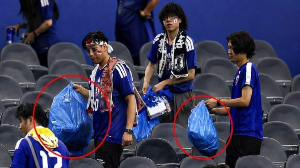 Suporter Jepang Tuai Kecaman, Dinilai Rajin Bersih-bersih Stadion tapi Minim Bantu di Rumah