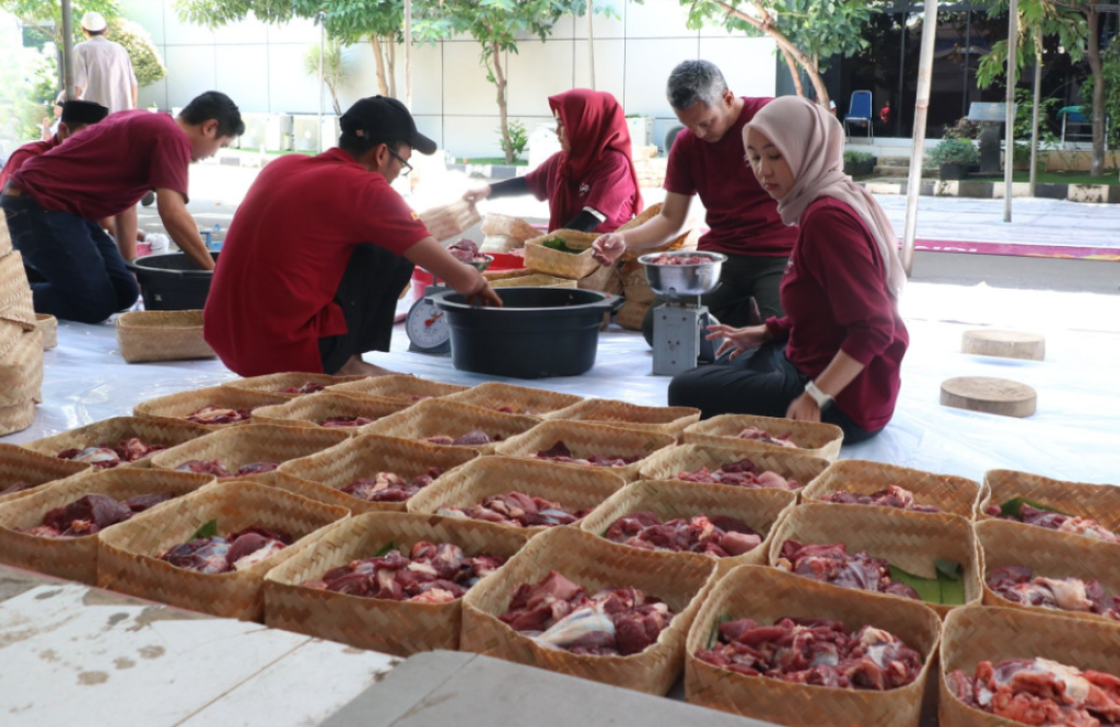 Tebar Keberkahan Idul Adha 1447 H, PLN UID Banten Salurkan Daging Kurban untuk  Masyarakat