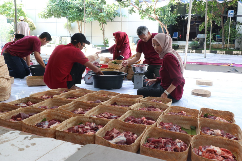 Tebar Keberkahan Idul Adha 1447 H, PLN UID Banten Salurkan Daging Kurban untuk Ratusan Masyarakat