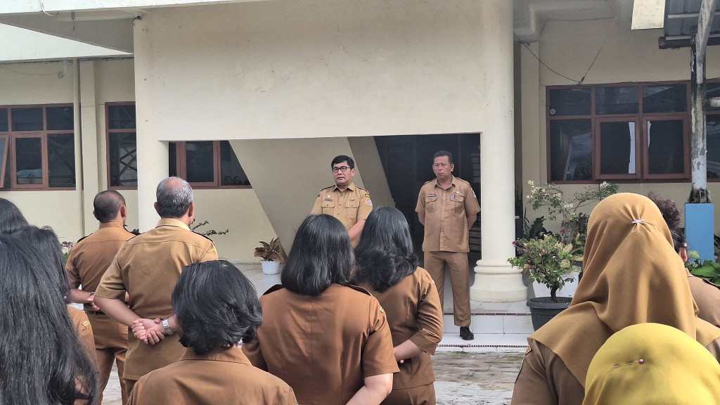 Tegakkan Disiplin Kerja, Sekda Tapanuli Utara Gelar Sidak ke Dinas Kesehatan dan Puskesmas