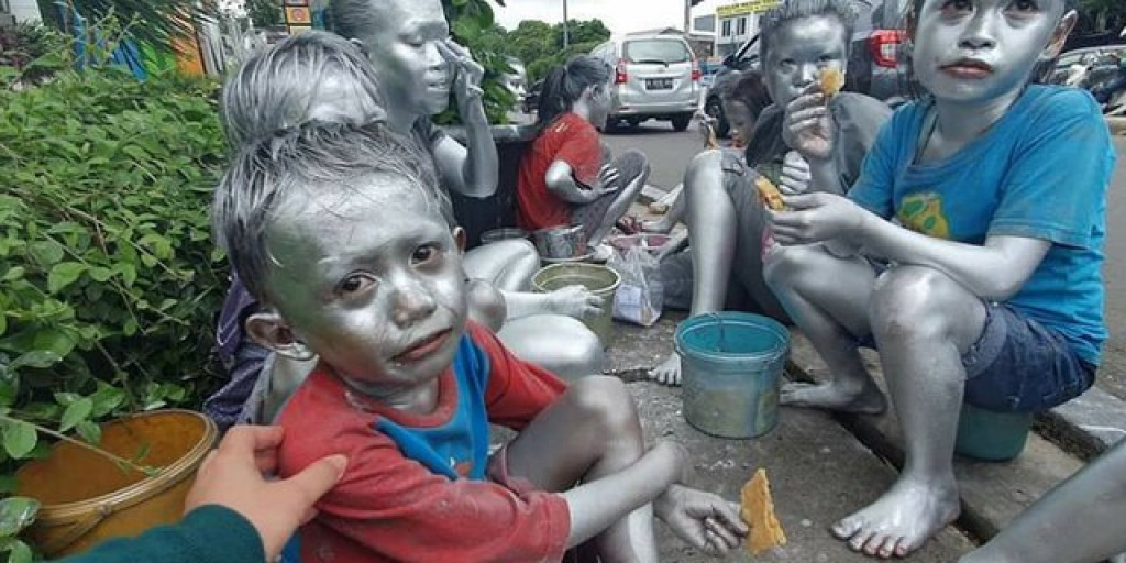 Tiga Anak Dijadikan Manusia Silver, Polisi Tetapkan Sang Ibu sebagai Tersangka