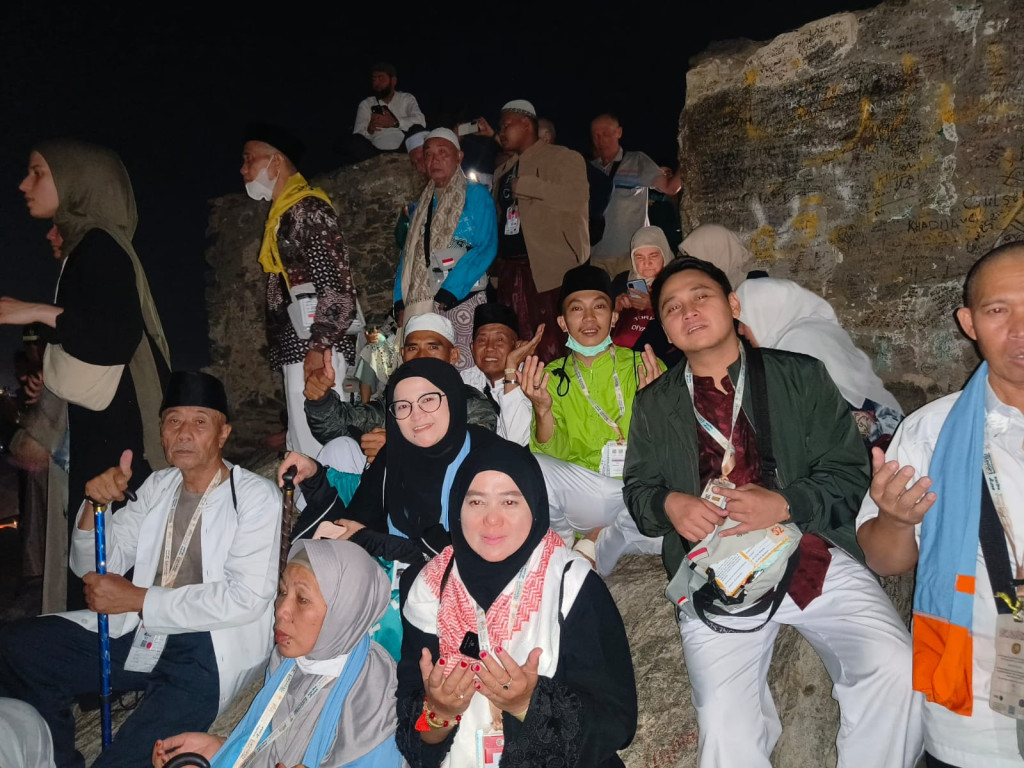 Tiga KBIHU dan Jamaah Mandiri Kloter 29 KJT Ziarah ke Jabal Nur, Dipimpin KH. Asep Fu’ad Adnan