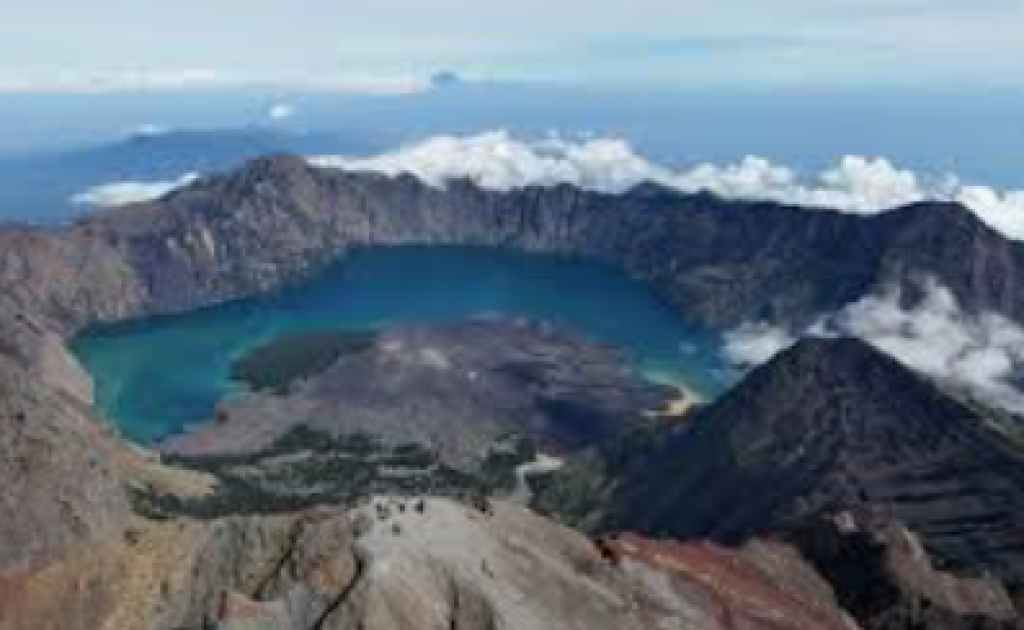 TNGR Ingatkan Pendaki Gunung Rinjani Tak Nekat Jalan Sendiri, Ini Aturan Wajibnya